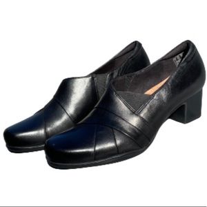 ❤️SOLD❤️Clarks Un Damson Adele Blk Leather Slip On Pumps